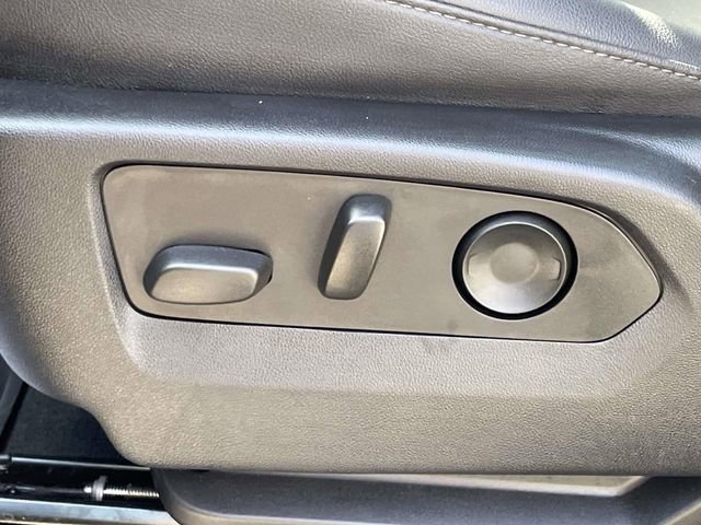 Used 2023 Chevrolet Tahoe Z71 w/ Luxury Package image 19