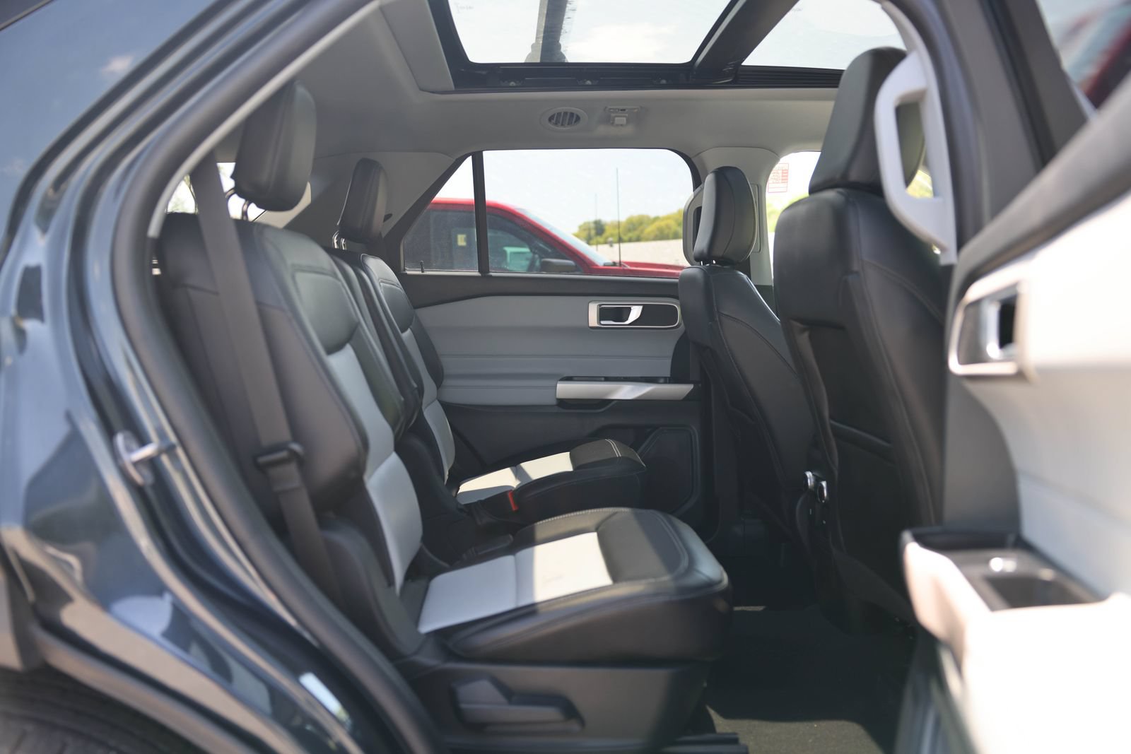 Certified 2023 Ford Explorer XLT w/ Equipment Group 202A AWD/4WD image 12