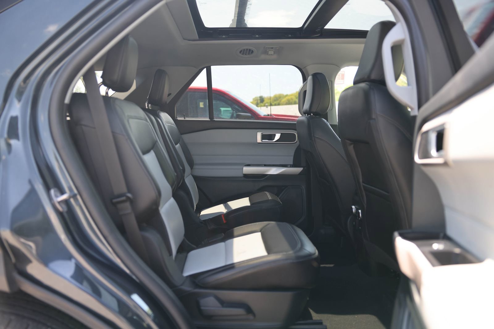 Certified 2023 Ford Explorer XLT w/ Equipment Group 202A AWD/4WD image 12