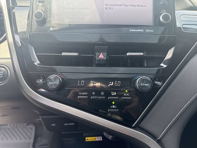 Used 2023 Toyota Camry SE w/ Cold Weather Package FWD image 18