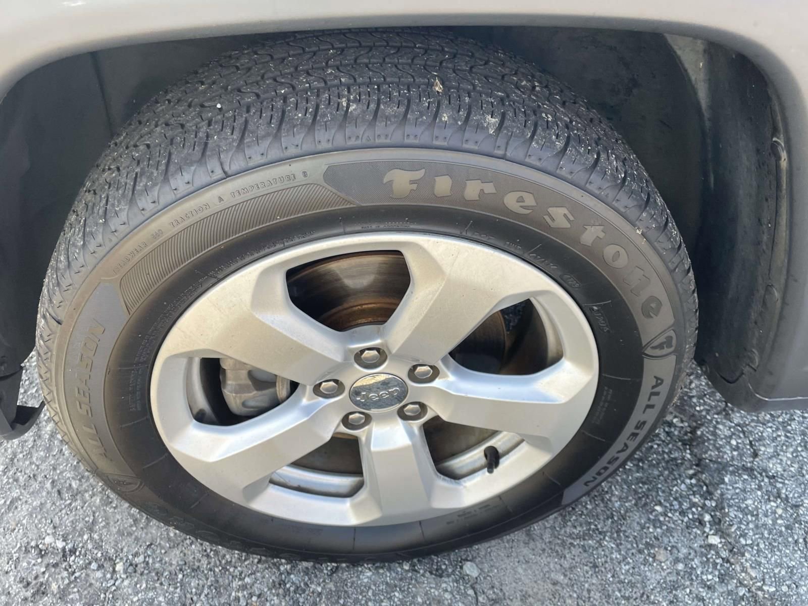 Used 2018 Jeep Compass Latitude w/ Popular Equipment Group image 11