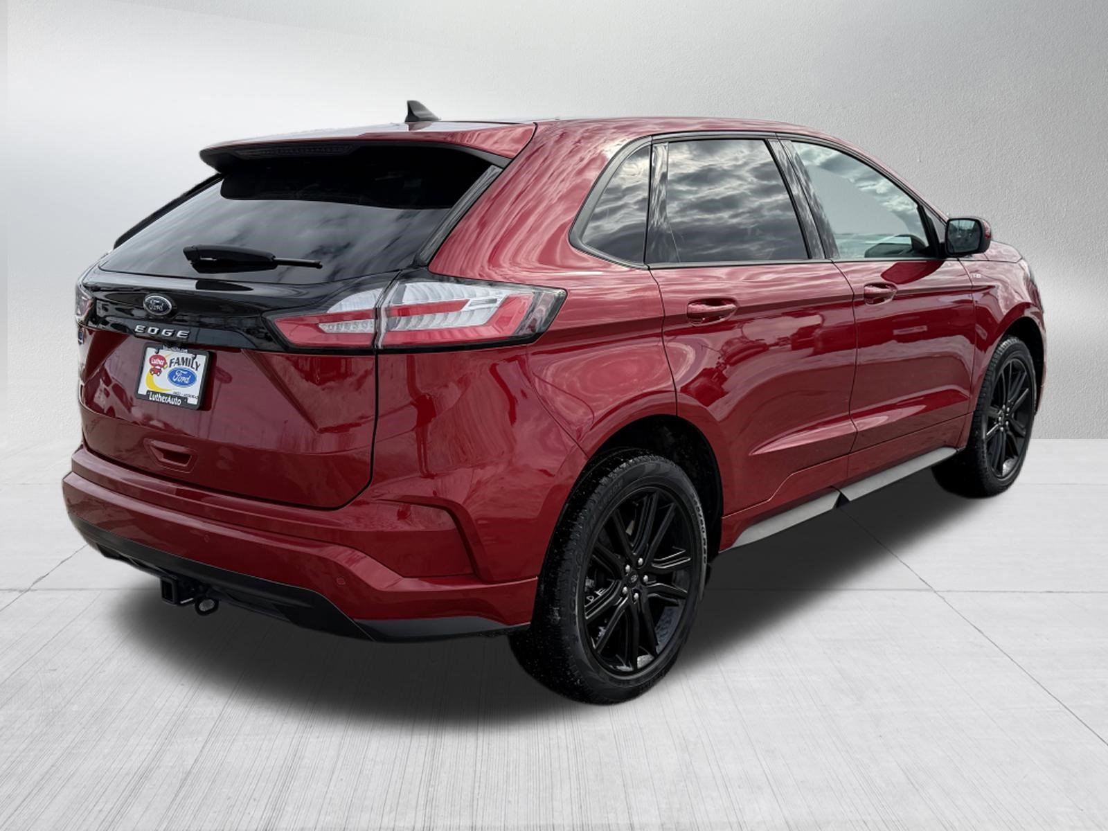 Certified 2024 Ford Edge ST-Line w/ Class II Trailer Tow Package image 5