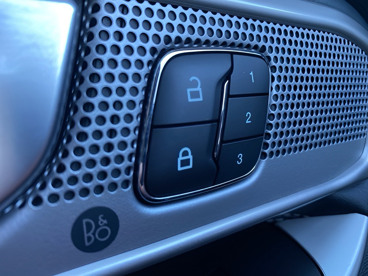 Certified 2024 Ford Explorer Limited w/ Equipment Group 301A image 21