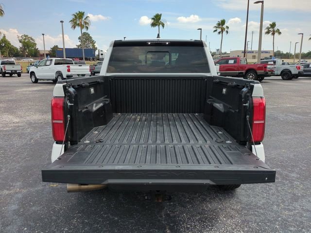 Used 2024 Toyota Tacoma SR5 w/ SR5 Upgrade Package AWD/4WD image 13