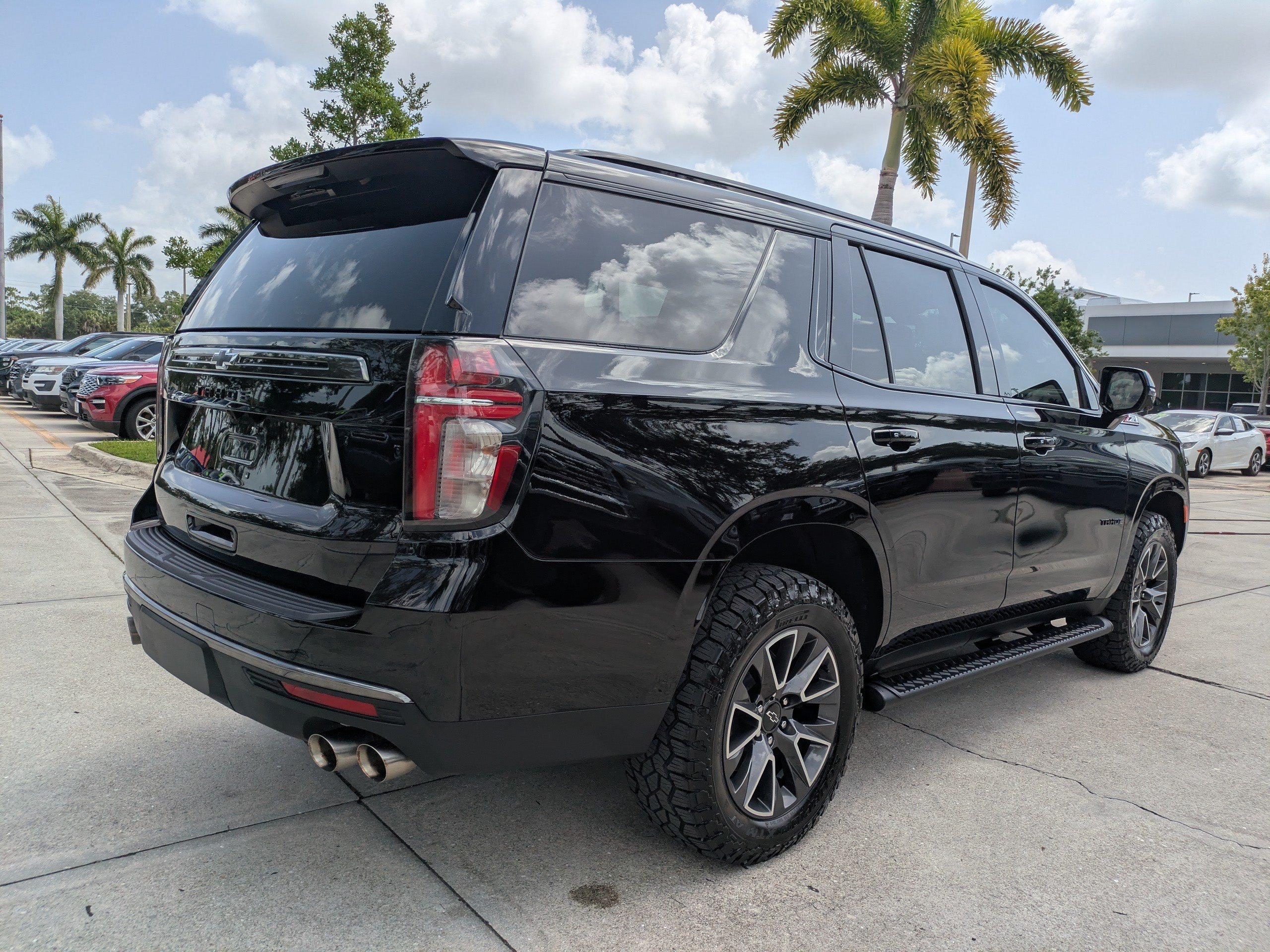 Used 2022 Chevrolet Tahoe Z71 w/ Off-Road Capability Package AWD/4WD image 4