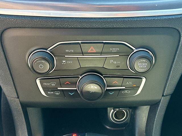 Used 2019 Dodge Charger SXT image 17