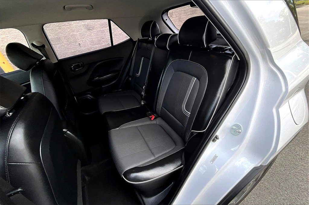 Used 2023 Hyundai Venue Limited image 24