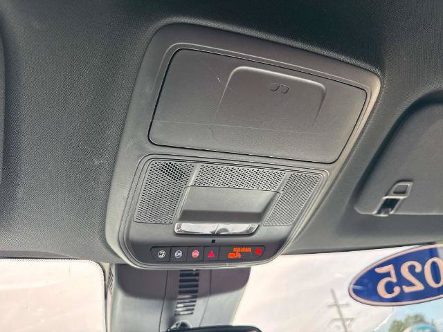 Used 2025 Chevrolet Traverse LT FWD image 27