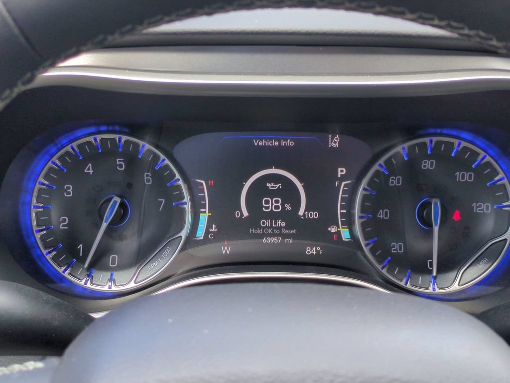Used 2023 Chrysler Pacifica Touring-L FWD image 19