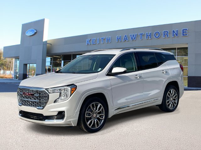 Used 2024 GMC Terrain Denali AWD/4WD image 4