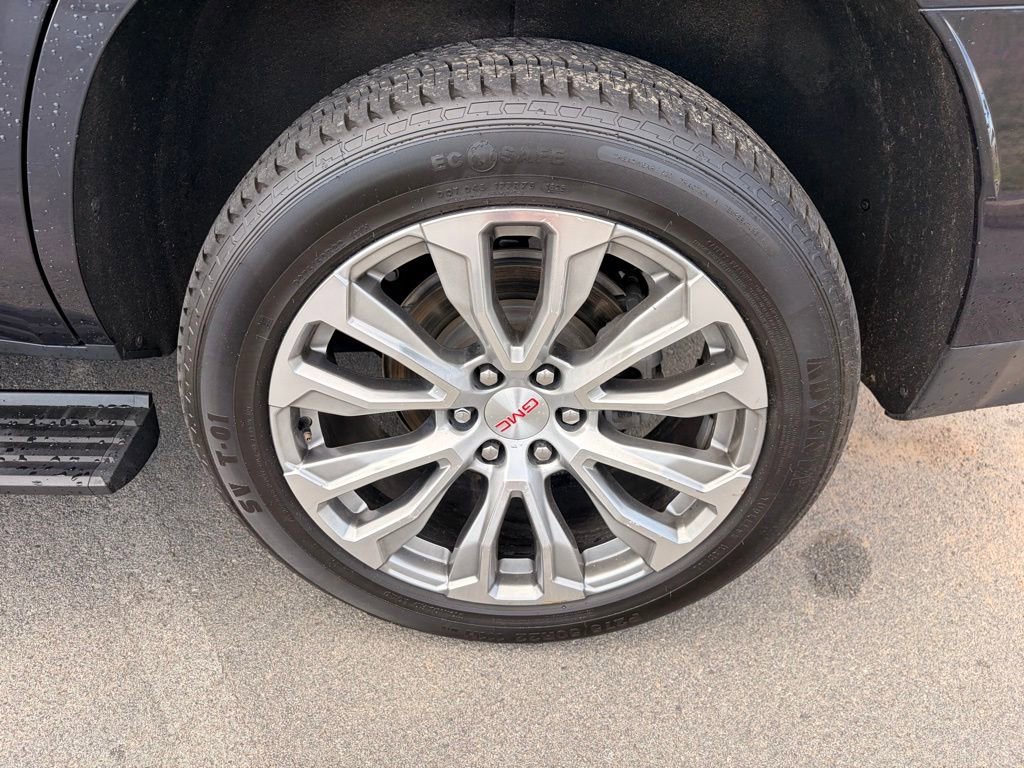 Used 2023 GMC Yukon Denali image 32