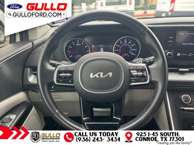 Used 2023 Kia Carnival LX FWD image 11