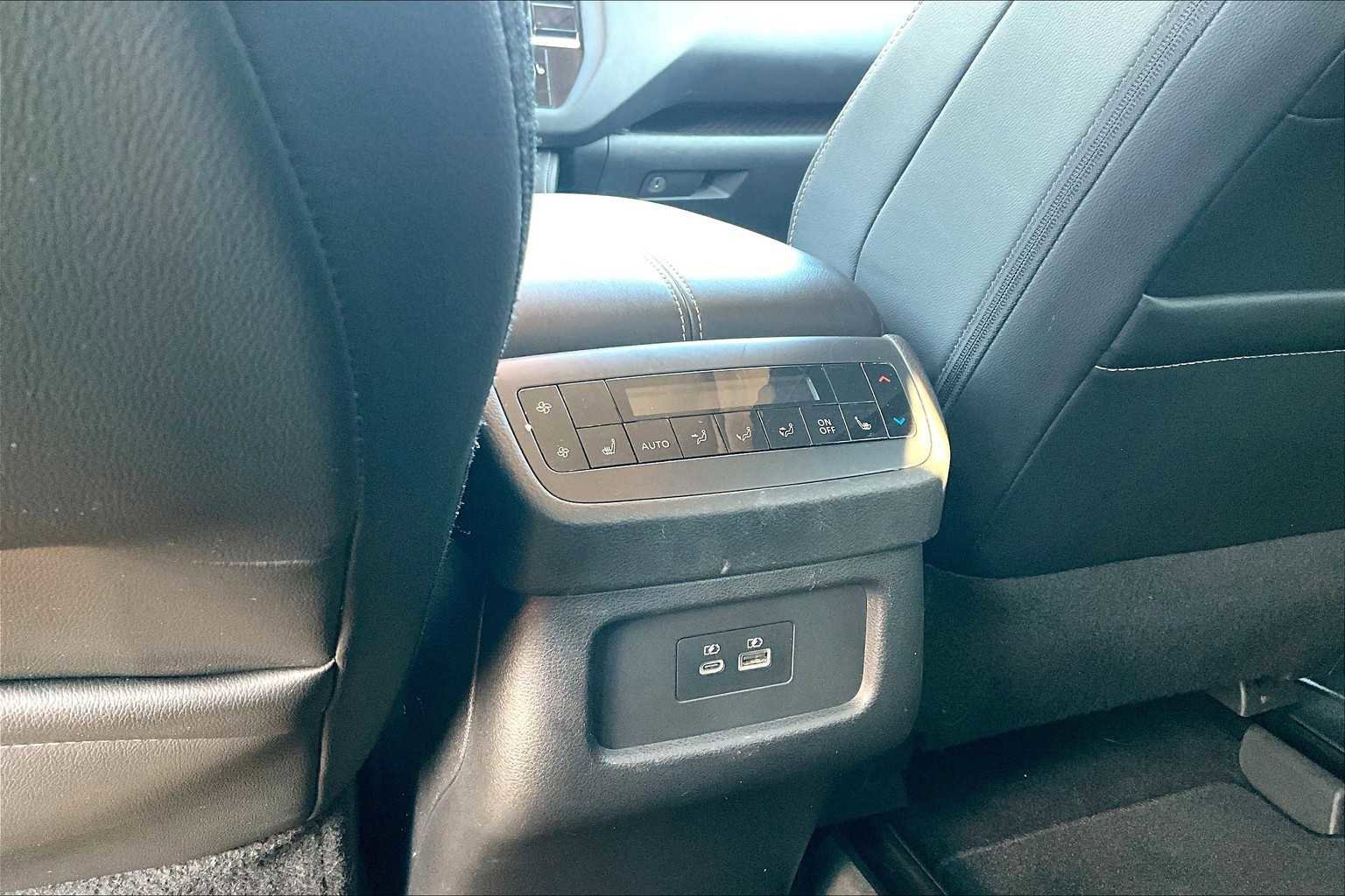 Used 2023 Nissan Pathfinder SL w/ SL Premium Package image 35