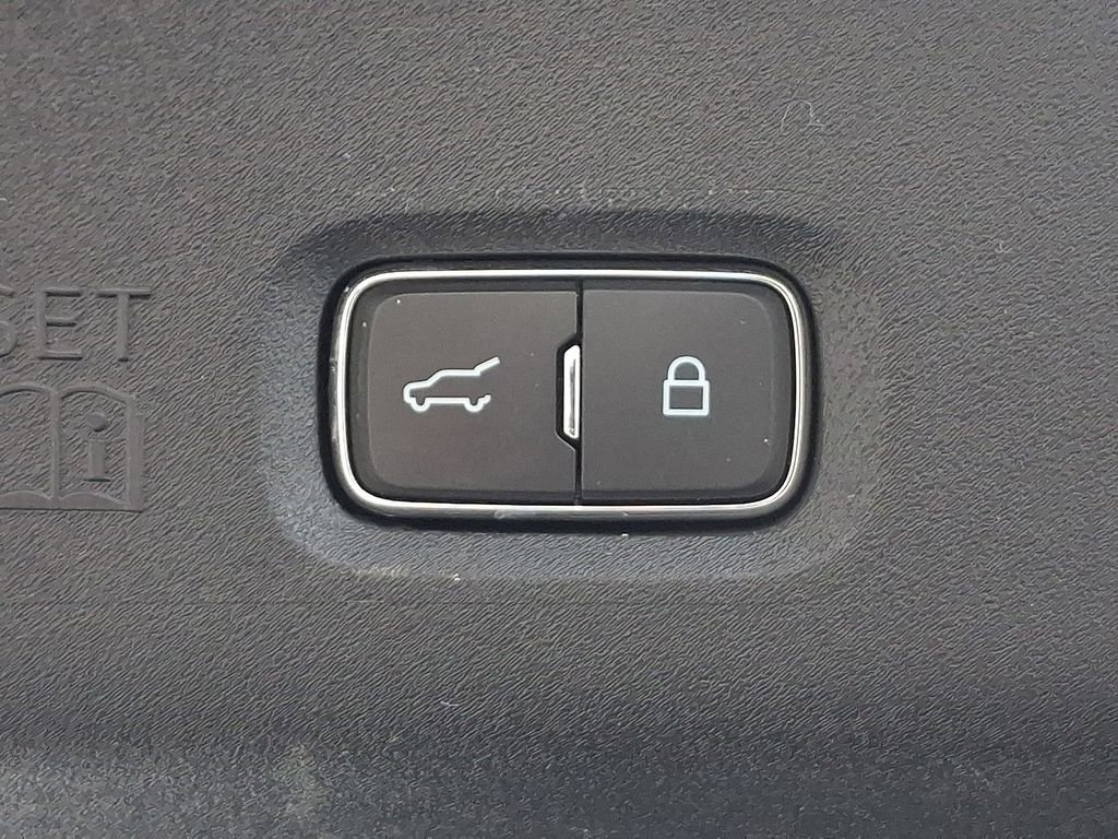 Certified 2025 Ford Expedition Active image 30