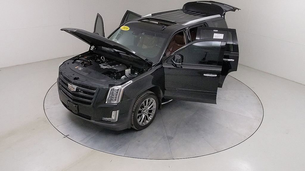 Used 2019 Cadillac Escalade Premium Luxury w/ Escalade Sport Edition AWD/4WD image 46