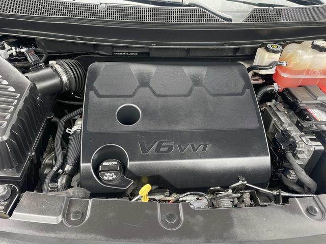 Used 2021 Chevrolet Traverse Premier w/ Redline Edition image 37