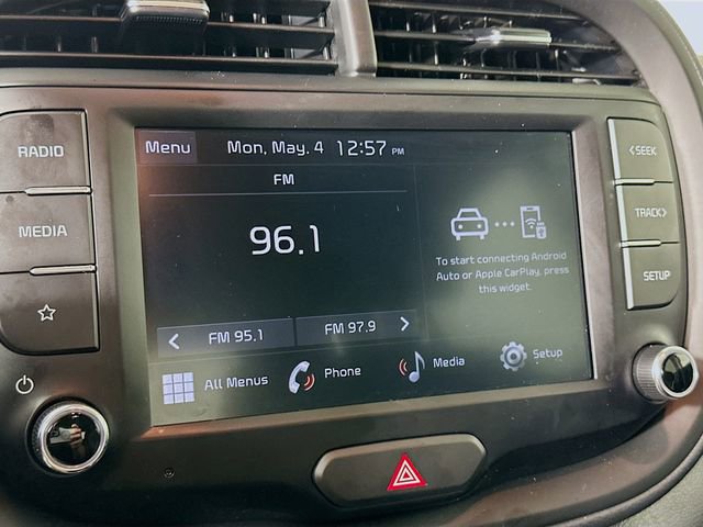 Used 2025 Kia Soul LX w/ LX Technology Package FWD image 20