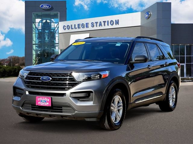 Certified 2021 Ford Explorer XLT RWD image 2