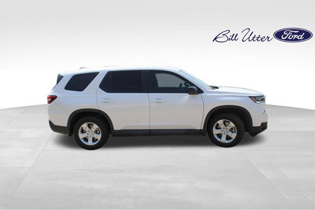 Used 2023 Honda Pilot LX image 4