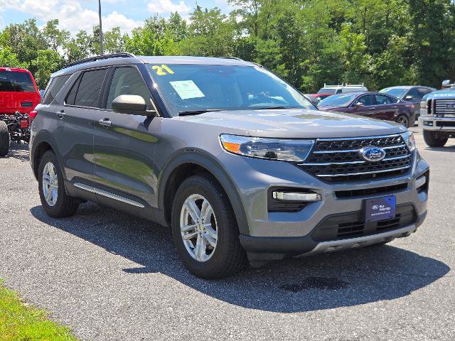 Certified 2021 Ford Explorer XLT w/ Equipment Group 202A AWD/4WD image 4