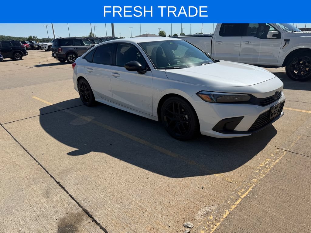 Used 2022 Honda Civic Sport image 2