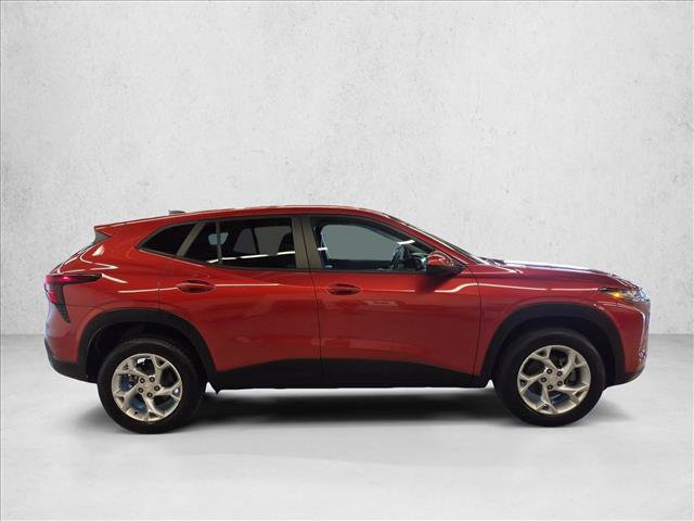 Used 2024 Chevrolet Trax LS w/ LS Convenience Package FWD image 4