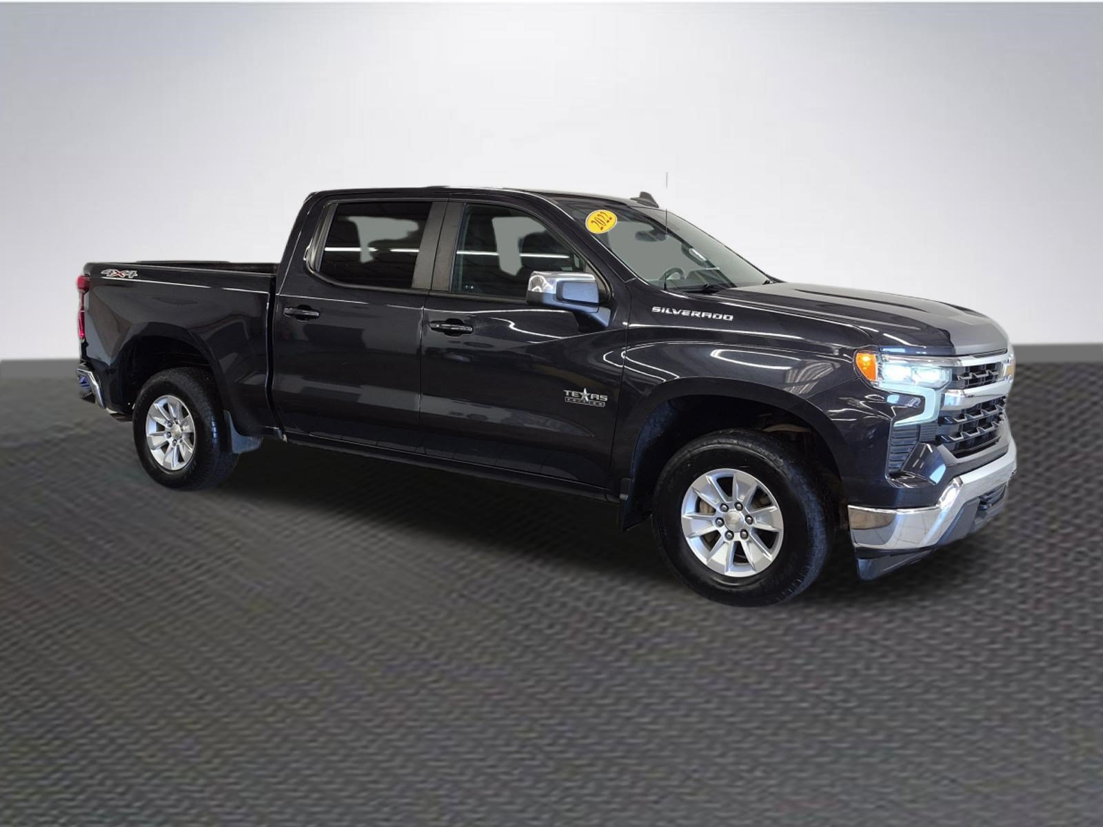 Used 2022 Chevrolet Silverado 1500 LT w/ LPO, Dark Essentials Package AWD/4WD image 3