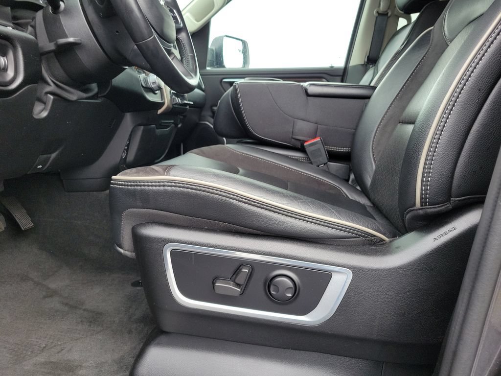 Used 2022 RAM 1500 Laramie AWD/4WD image 19