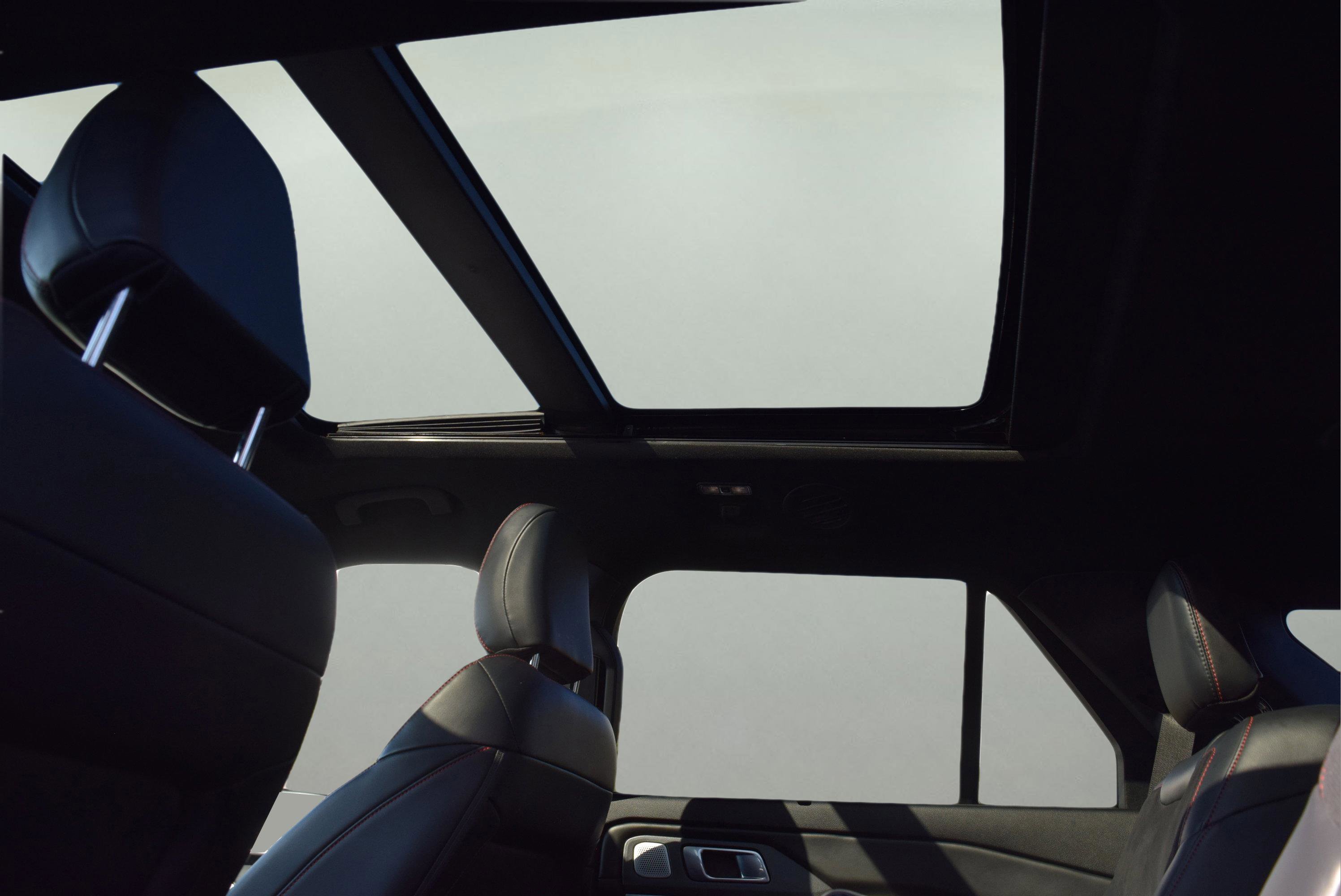 Certified 2025 Ford Explorer ST image 9