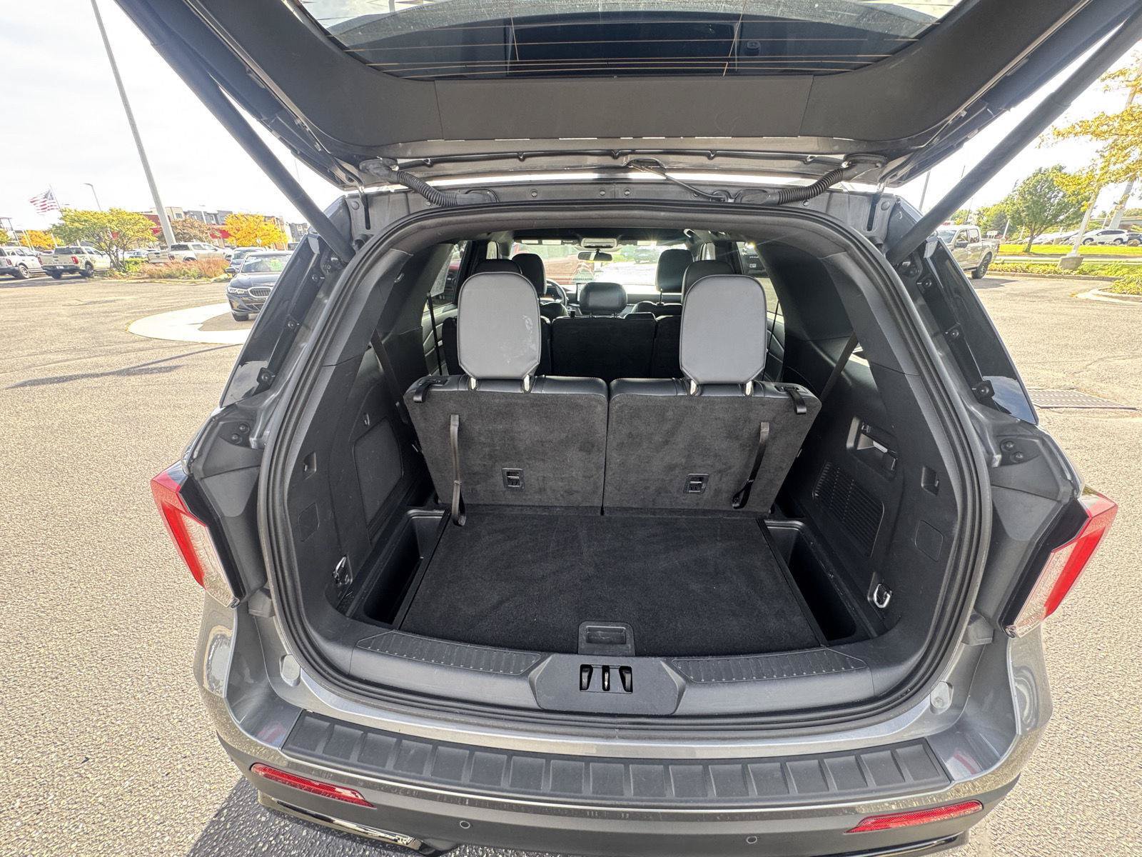 Certified 2025 Ford Explorer ST-Line w/ ST-Line Street Pack AWD/4WD image 16