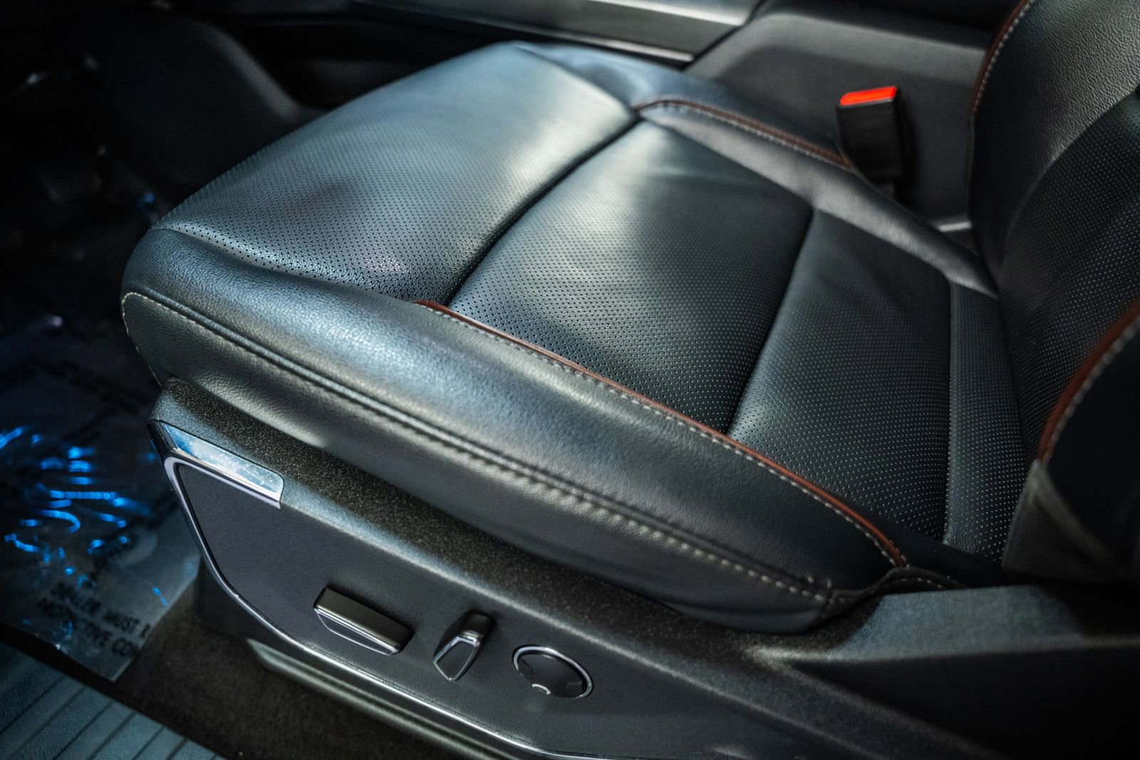 Certified 2023 Ford F150 Lariat w/ Equipment Group 502A High image 46