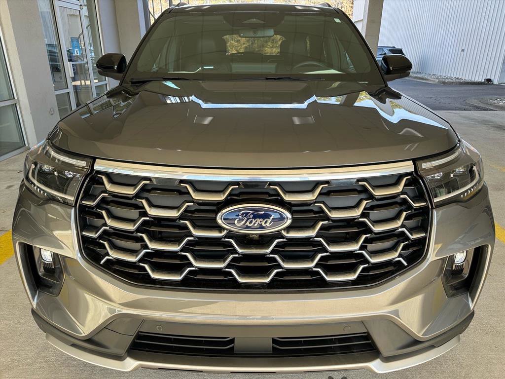 Certified 2025 Ford Explorer Platinum w/ Ultimate Package image 6