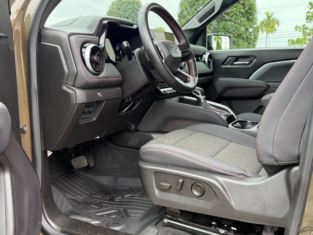 Used 2024 Chevrolet Colorado Z71 w/ Z71 Convenience Package 2 AWD/4WD image 16