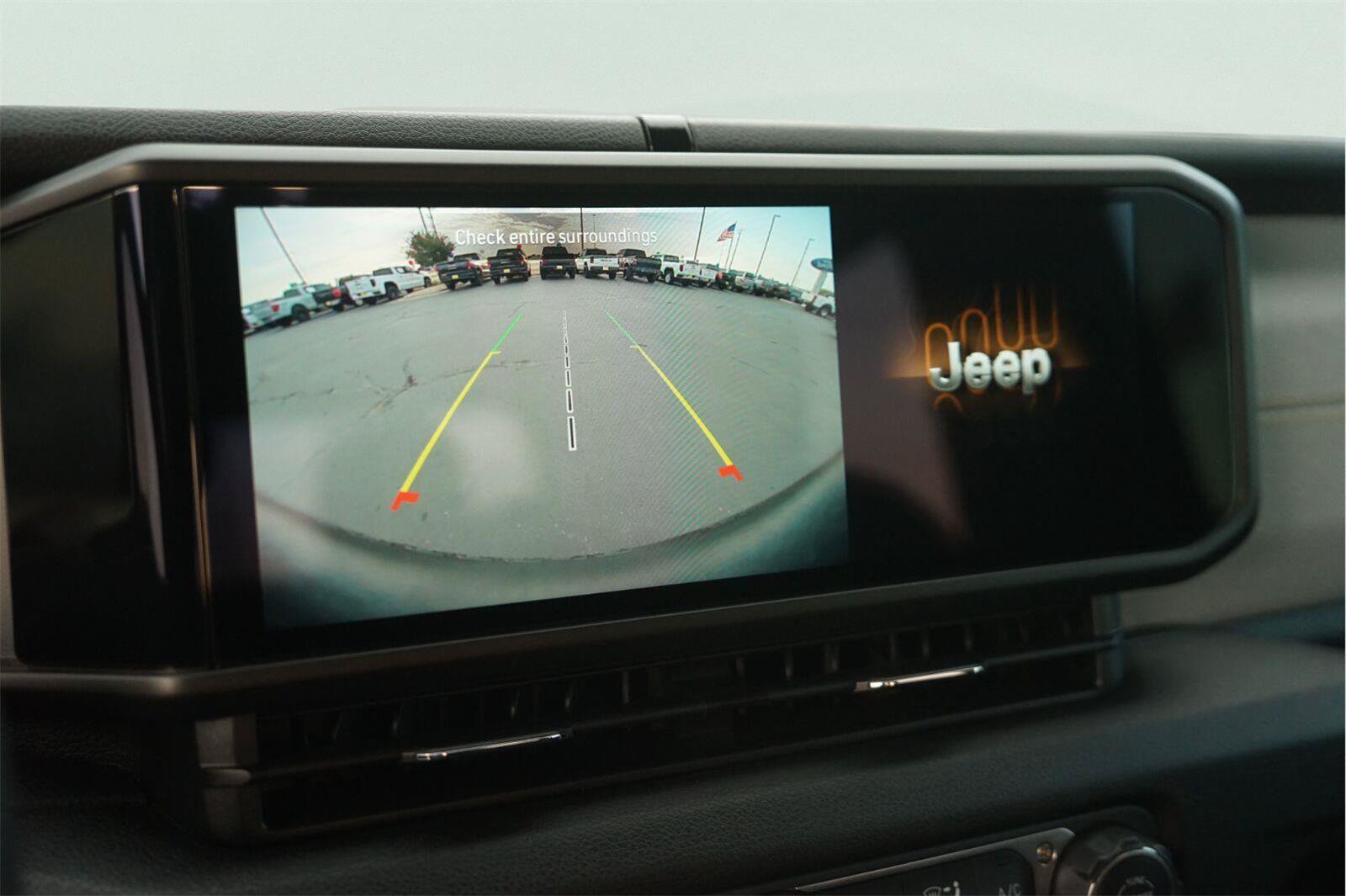 Used 2025 Jeep Wrangler Sport AWD/4WD image 23
