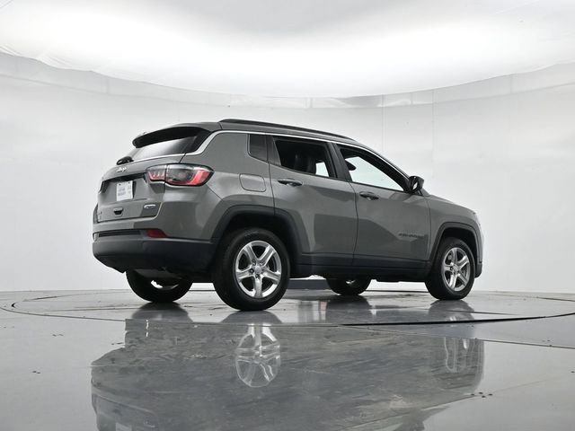 Used 2024 Jeep Compass Latitude AWD/4WD image 32