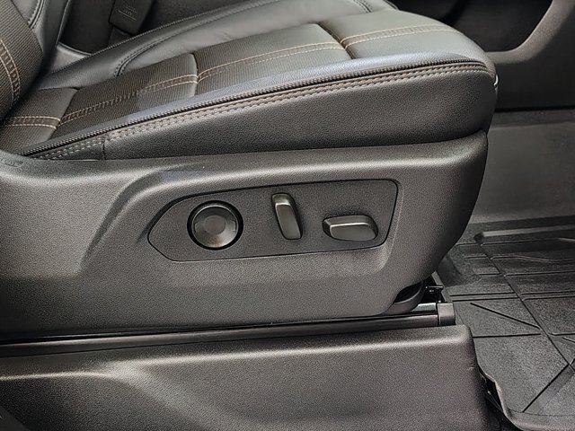 Used 2026 Chevrolet Silverado 1500 High Country AWD/4WD image 33