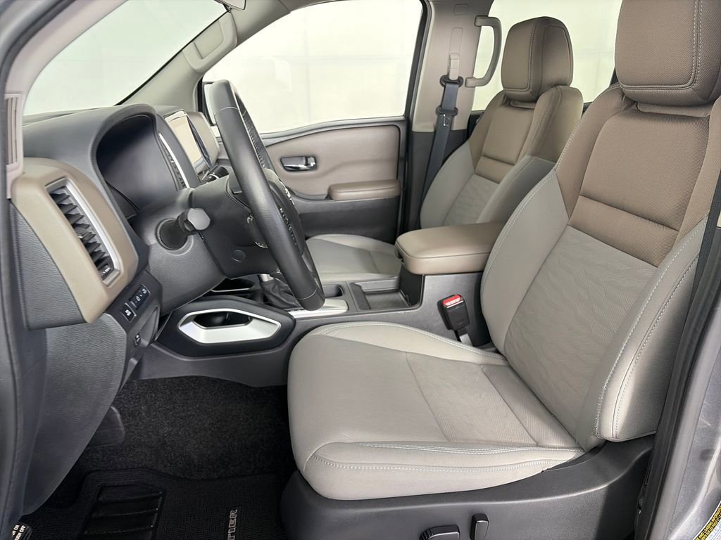Used 2022 Nissan Frontier SV AWD/4WD image 11