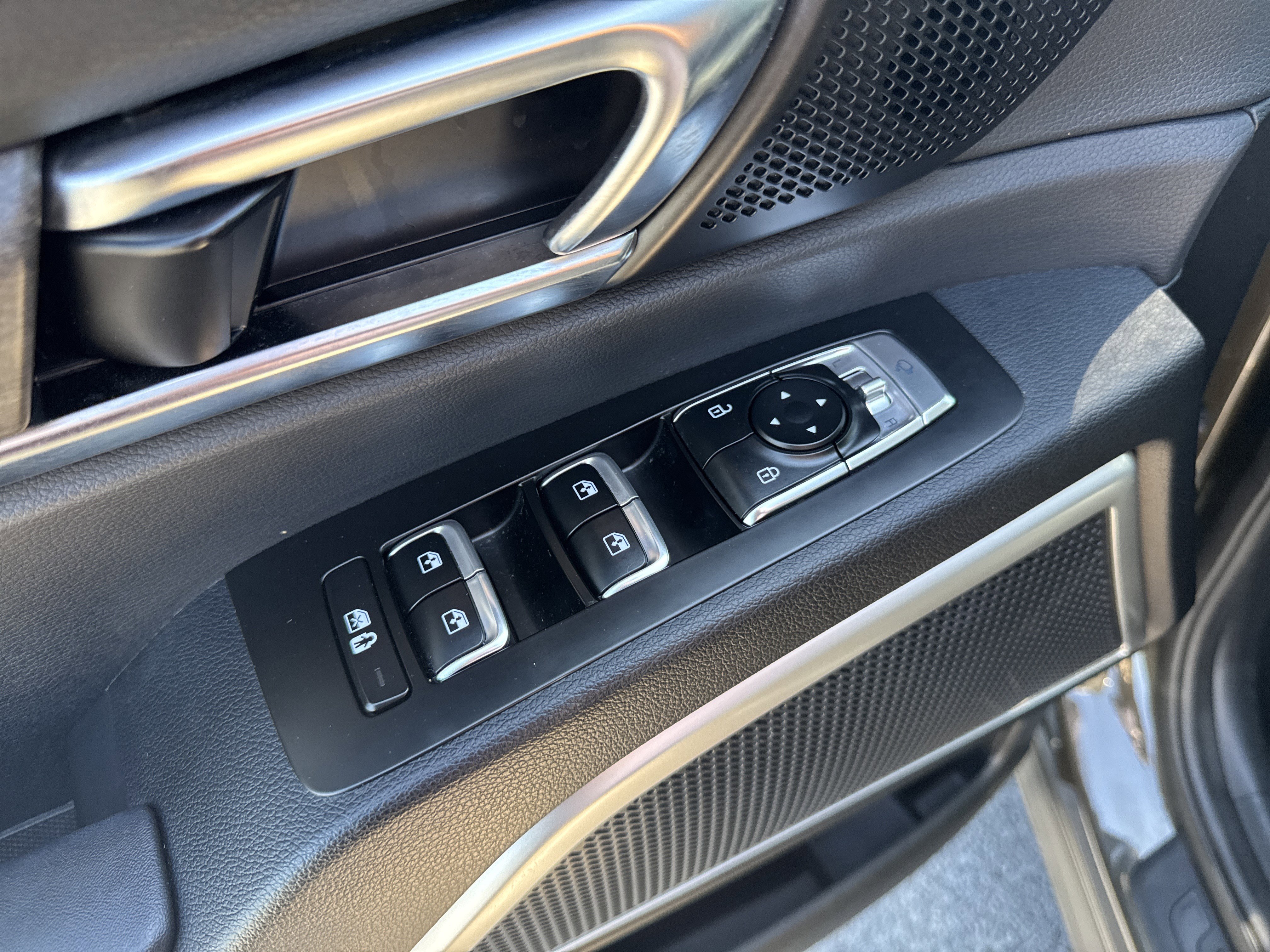 Used 2022 Kia Telluride EX w/ EX Premium Package image 14