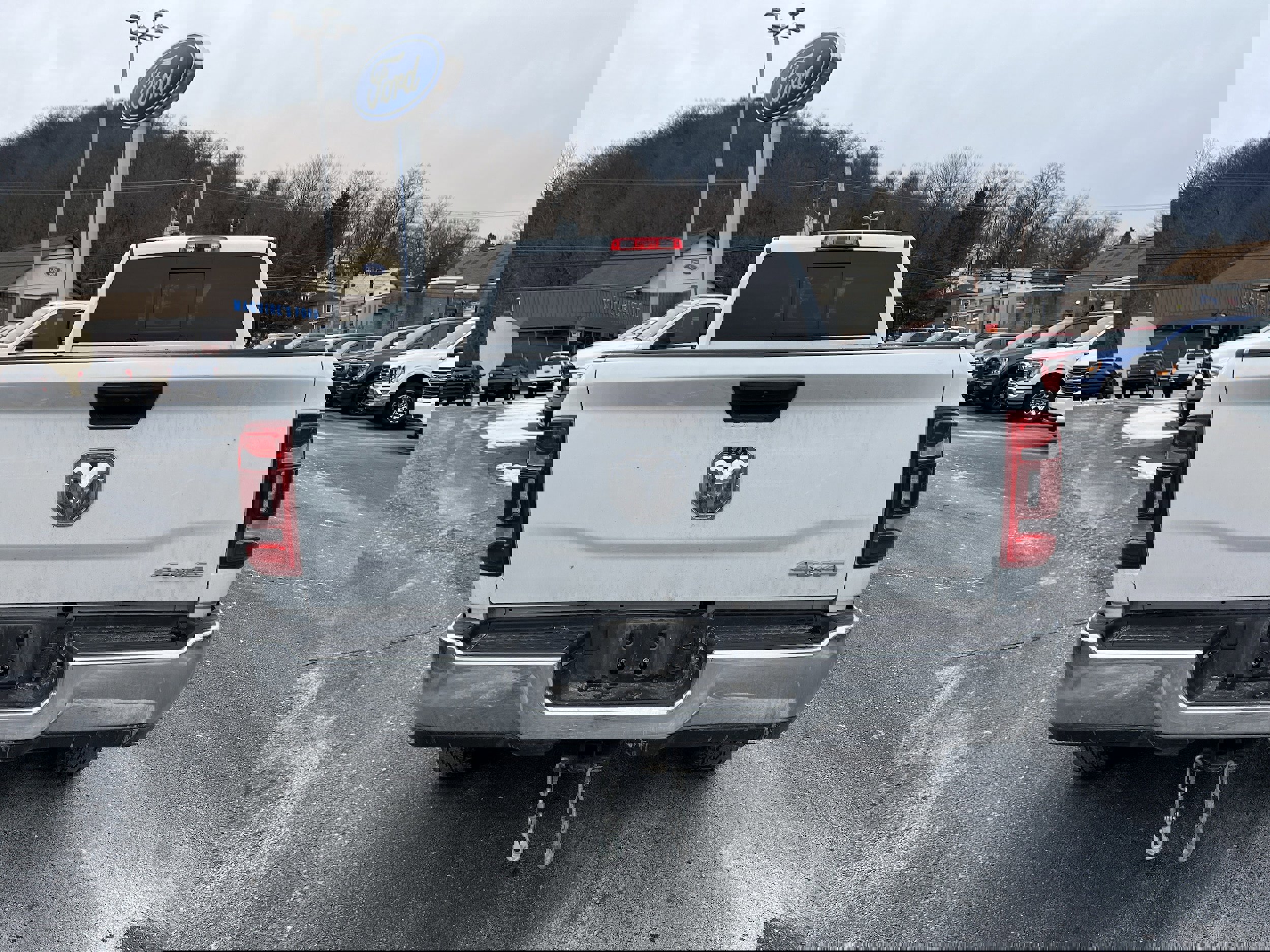 Used 2024 RAM 2500 Tradesman w/ Chrome Appearance Group image 4