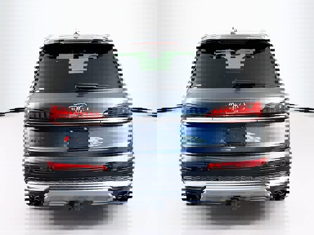 Used 2021 Audi SQ7 Premium Plus w/ Executive Package image 4