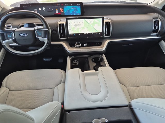 Certified 2025 Ford Expedition Platinum AWD/4WD image 32