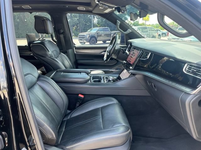 Used 2022 Jeep Grand Wagoneer Series II AWD/4WD image 11