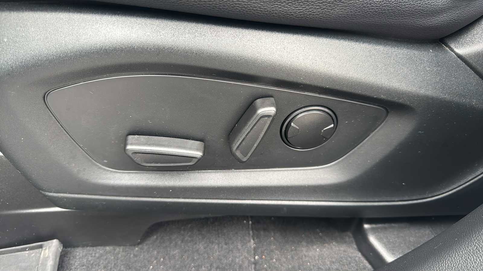 Certified 2022 Ford Explorer Limited w/ Equipment Group 301A image 21