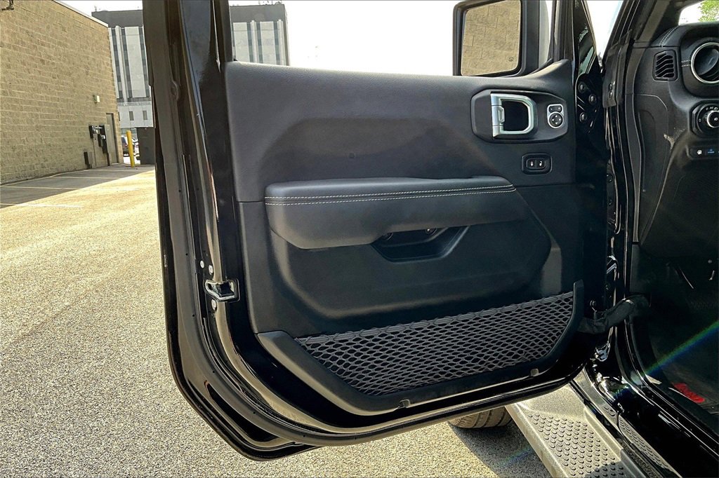 Used 2021 Jeep Wrangler Unlimited Sahara w/ Cold Weather Group image 21