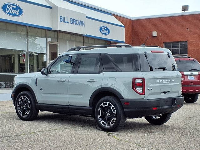 Certified 2023 Ford Bronco Sport Outer Banks AWD/4WD image 2