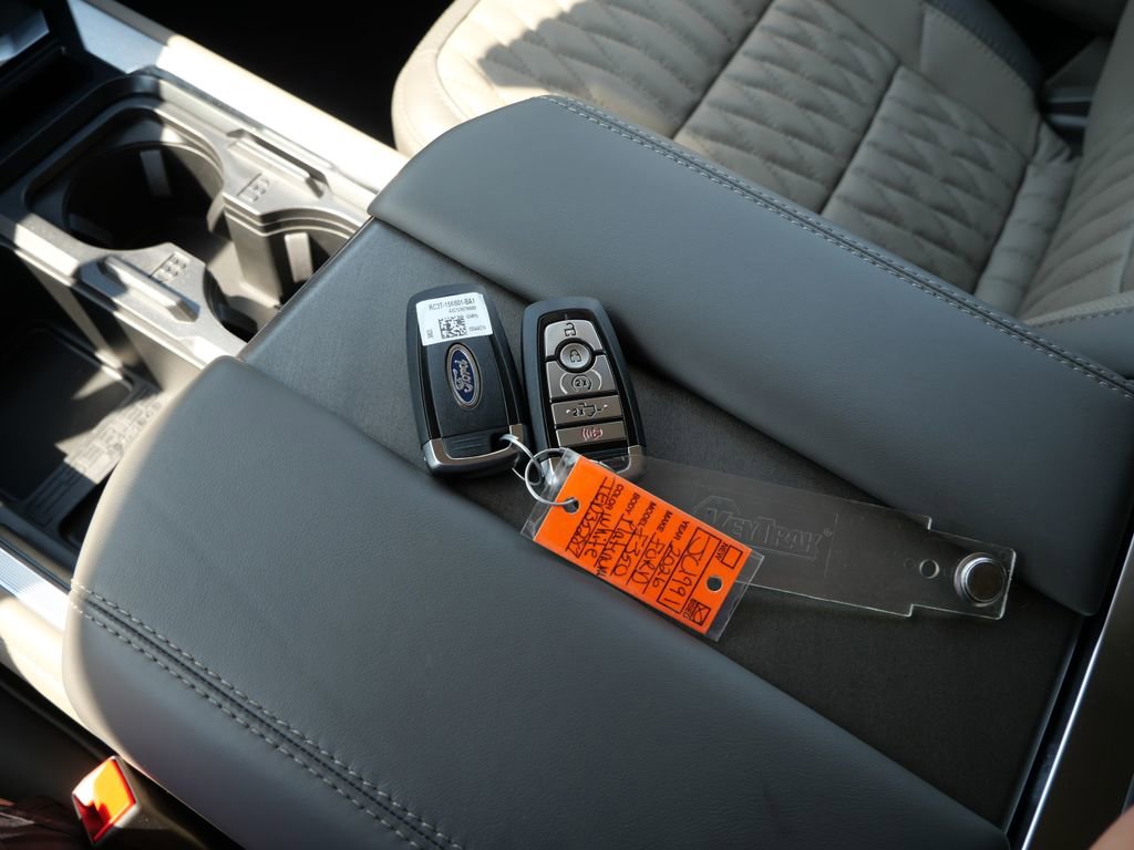 Certified 2026 Ford F350 Platinum w/ Platinum Plus Package image 29