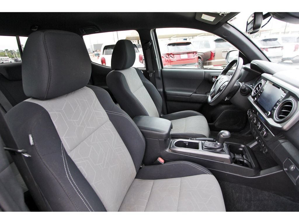 Used 2021 Toyota Tacoma TRD Off-Road AWD/4WD image 27