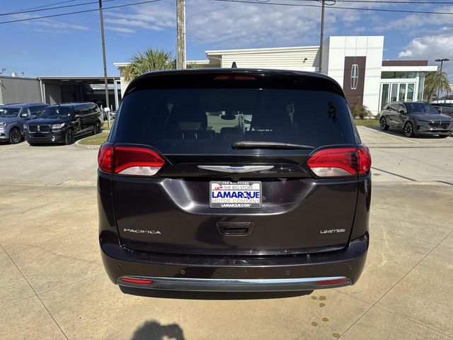Used 2018 Chrysler Pacifica Limited image 7