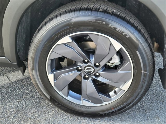 Used 2026 Nissan Rogue SV image 7