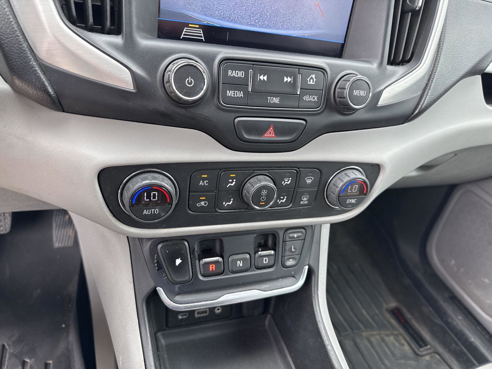 Used 2018 GMC Terrain SLT w/ Preferred Package image 15